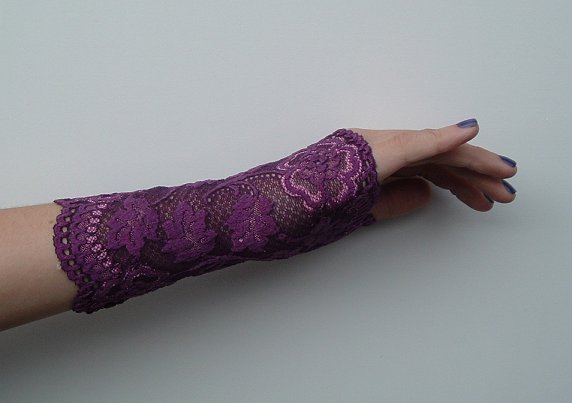 ObsidianStar_lacearmlet_purpleside